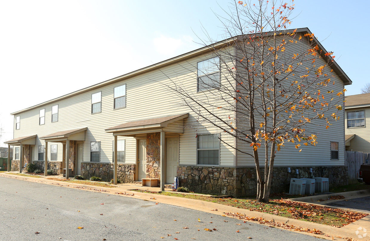 Building Photo - Salters Apartments