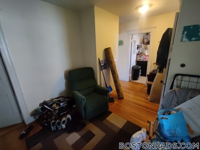 Building Photo - 24 Claymoss Rd