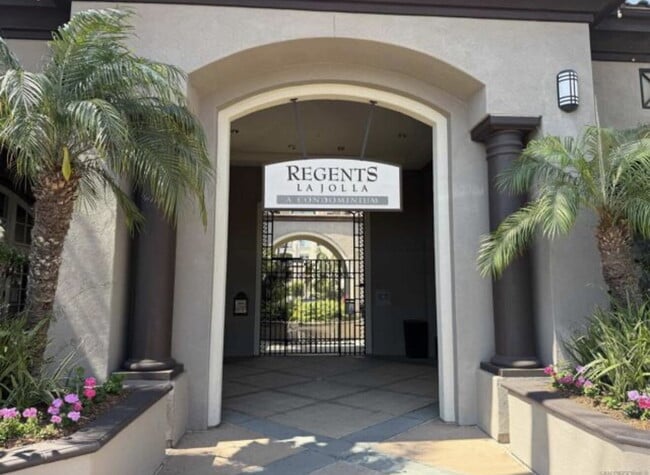 Building Photo - $2,750 - 1 Bed / 1 Bath Bottom Floor Beautiful Condo at Regents La Jolla