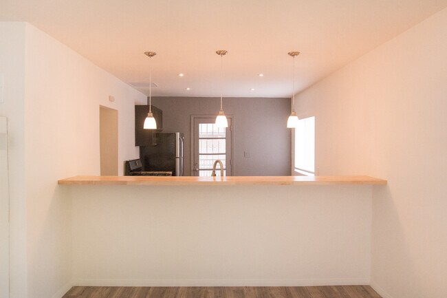 Building Photo - Upgraded 2 Bedroom/ 1 Bath Located in the Mount Hope Neighborhood of San Diego!