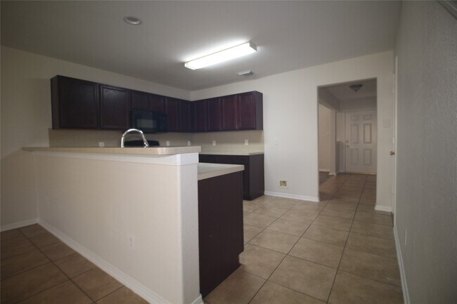 Building Photo - 3015 Madison Elm St