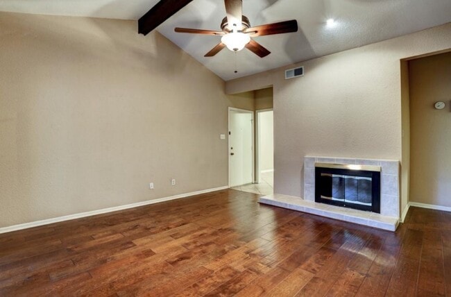 Building Photo - 11711 Memorial Dr