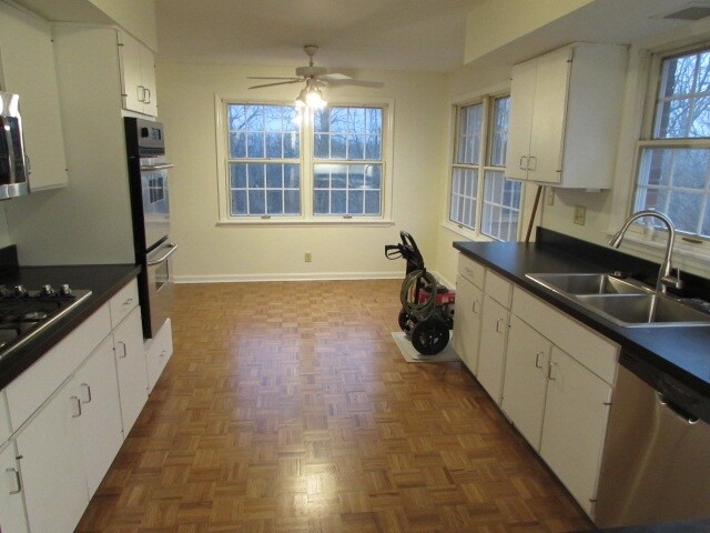 Building Photo - 124 Holly Woods Dr