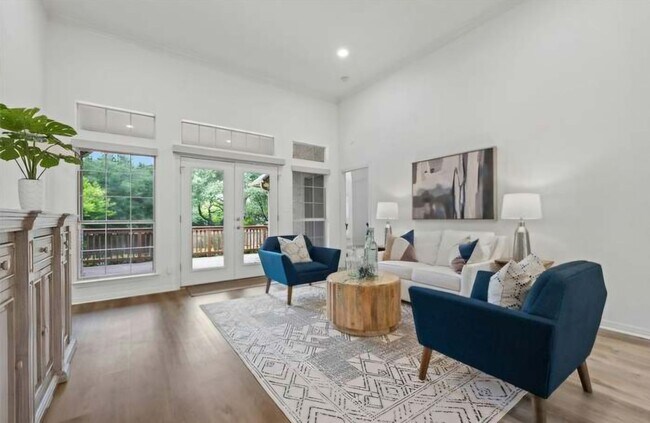 Foto del edificio - Gorgeous 4/BR 3/BA One-Level Home with Mod...