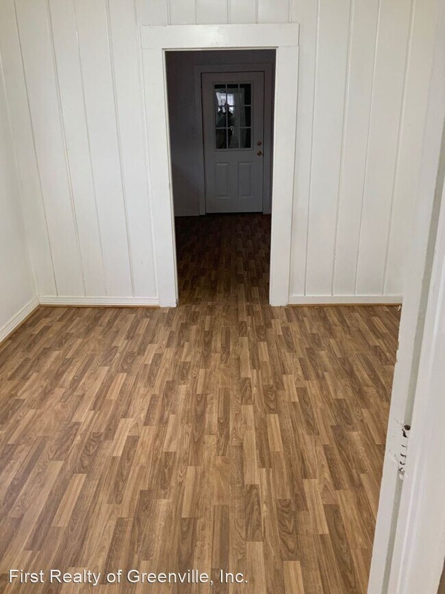 Foto del edificio - 4 br, 2 bath House - 384 E. Perdue St.