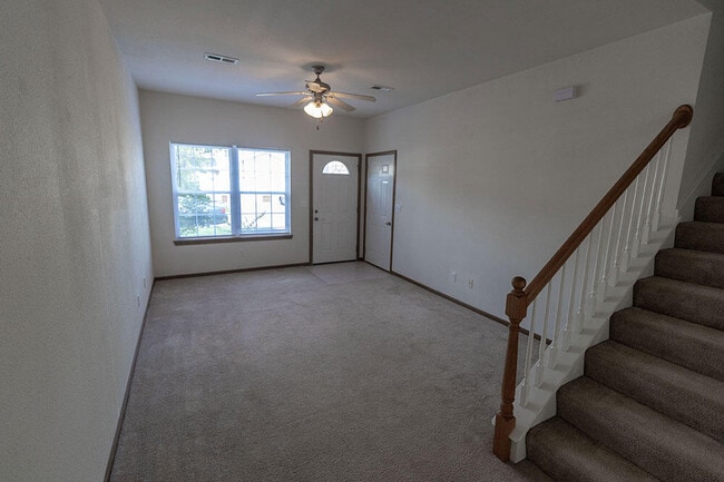 Building Photo - 5000 Derby Ridge Dr