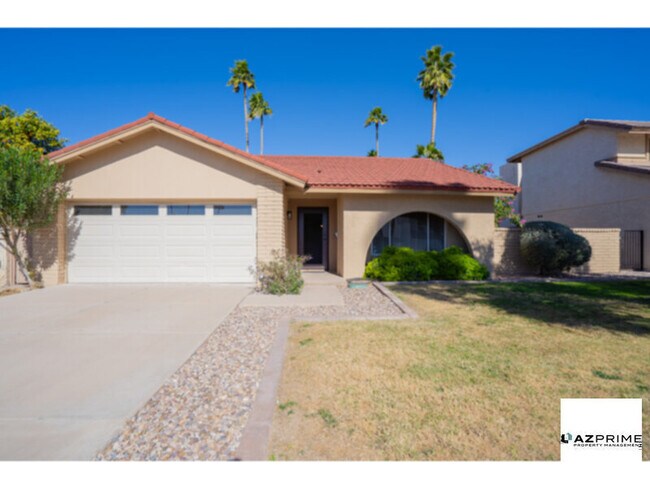 Foto del edificio - Thoughtful Finishes and Efficient Layout Make This Stunning 3/2 Tempe residence.