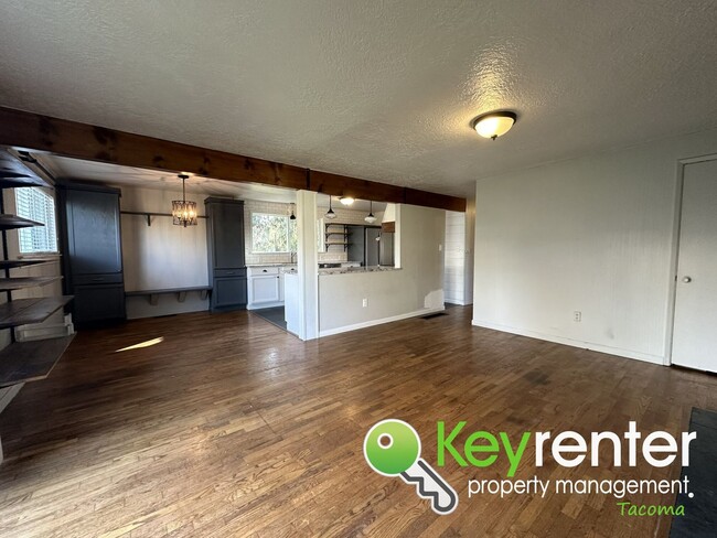 Building Photo - Welcome Home to Serenity in the Heart of T...