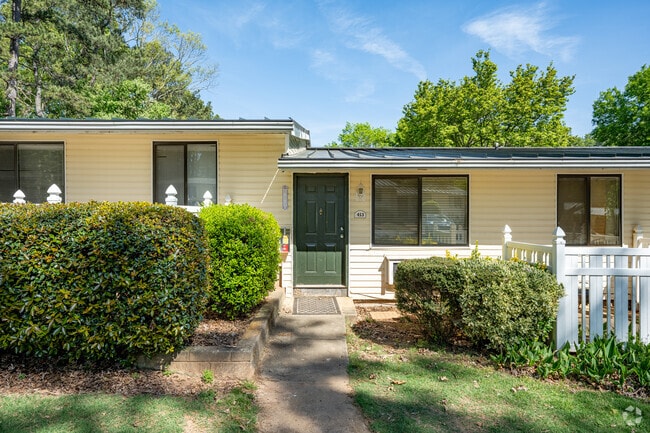 Building Photo - Longleaf Apartment Homes
