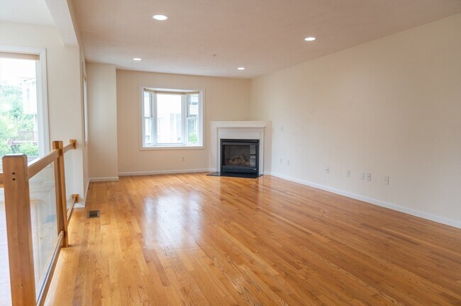 Building Photo - 309 America Blvd