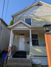 Building Photo - 515 Waldo St