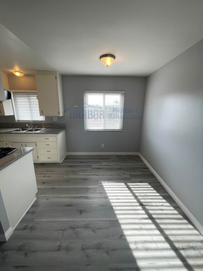 Building Photo - 4726 Del Amo Blvd