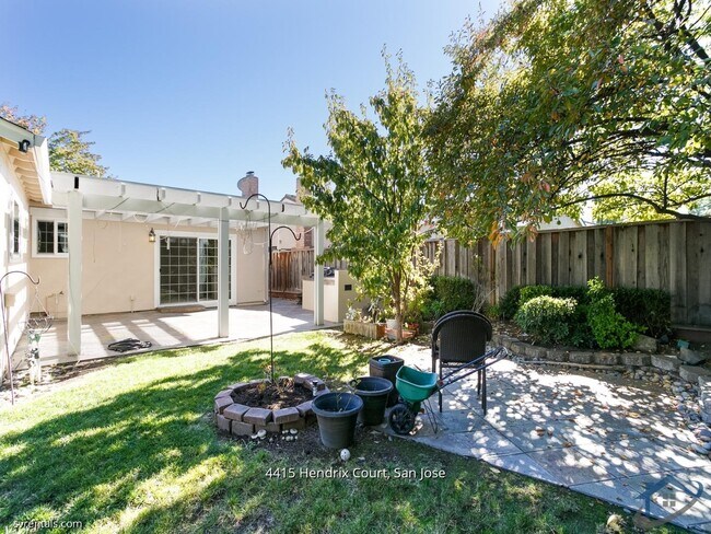 Foto del edificio - 4415 Hendrix Ct