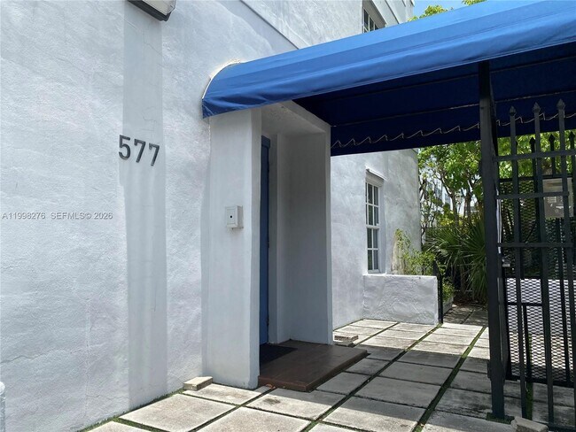 Foto del edificio - 577 NE 62nd St