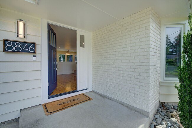 Building Photo - 5bd/2.75ba Mercer Island Home