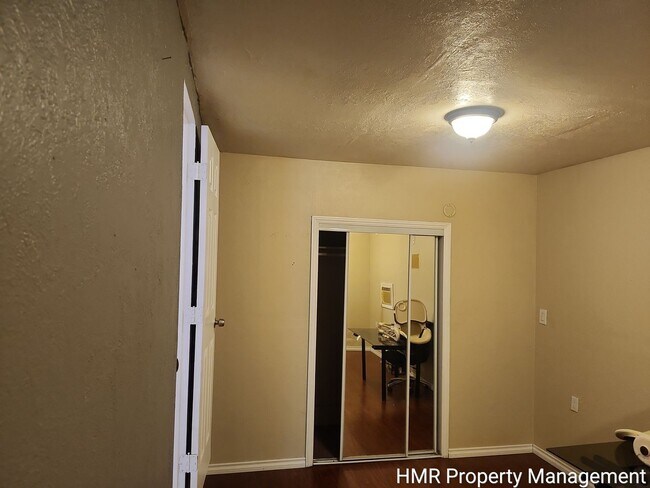 Foto del edificio - MOVE IN SPECIAL - Charming Single-Story Home