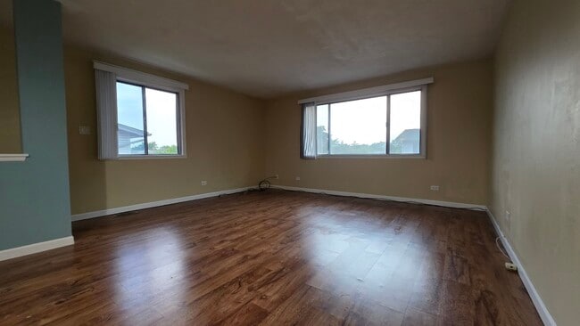 Living room - 317 Whidah Ct