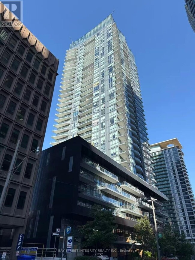 Building Photo - 30 Roehampton Ave