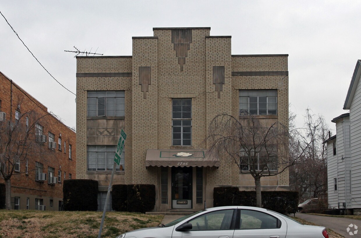 Building Photo - 2786 Observatory Ave