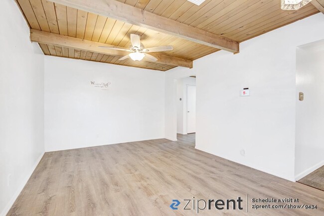 Foto del edificio - 160 Arcade Blvd