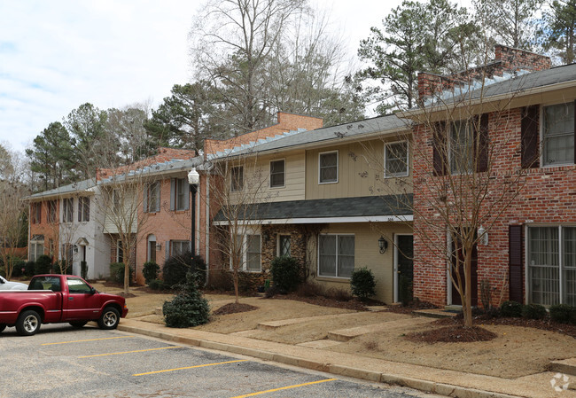 Building Photo - Cary Woods Townhomes