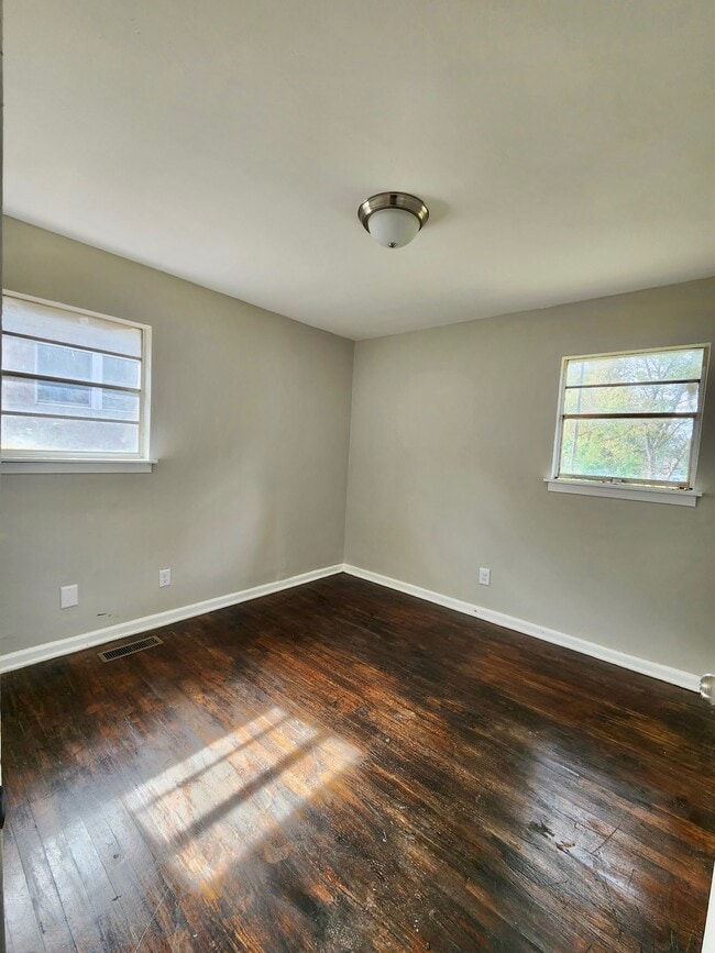 Building Photo - 2804 32nd Way SW