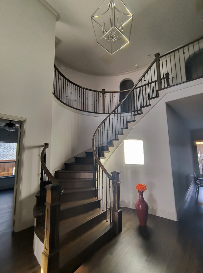 Building Photo - 962 Thoroughbred Ave