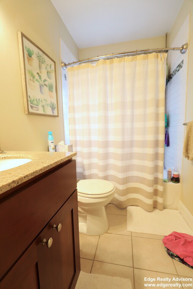 Building Photo - 55 Dunboy St