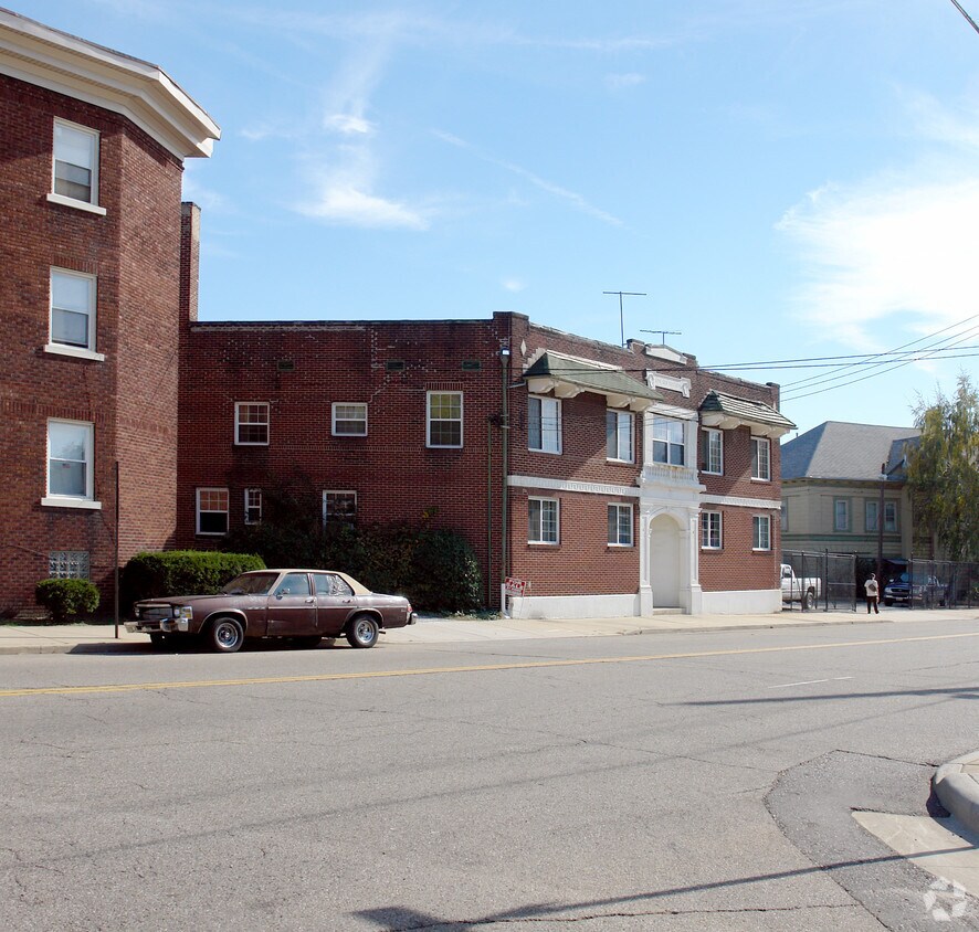 Building Photo - 35-37 Merriman Rd