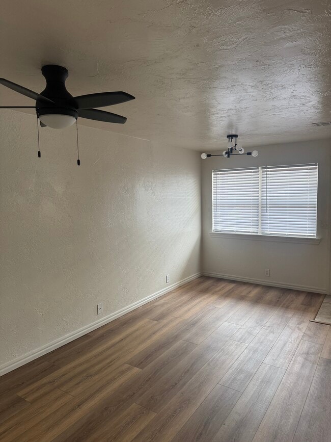 Pine Unit Living Room - Wilderado Apartments