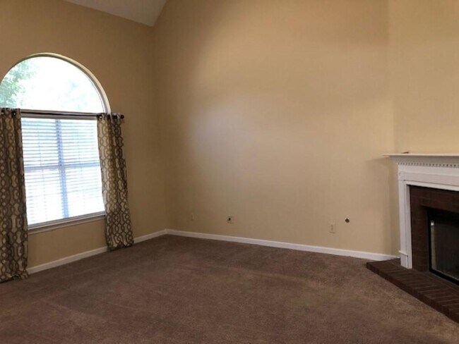 Foto del edificio - 2972 Woodland Ash Cove