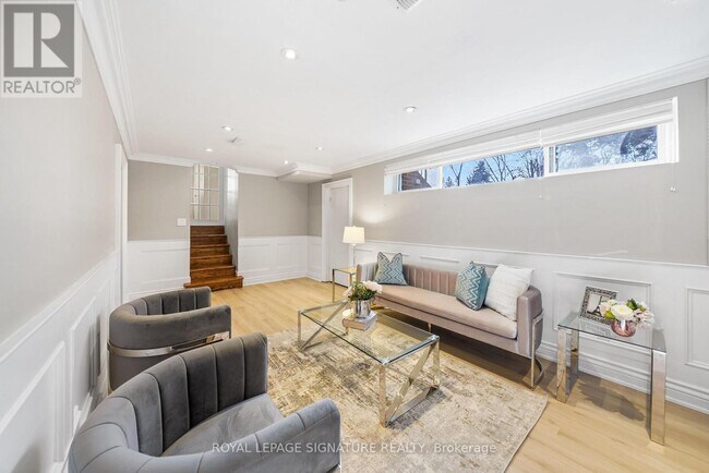 Building Photo - 217 Altamira Rd