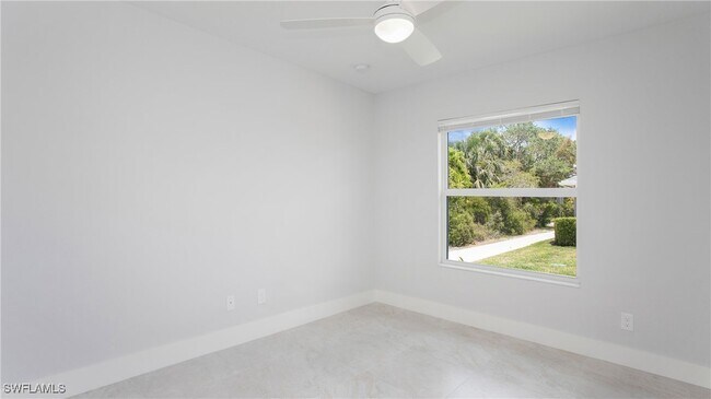 Foto del edificio - 27304 Dortch Ave