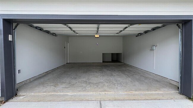 Building Photo - 13249 Musky Dr