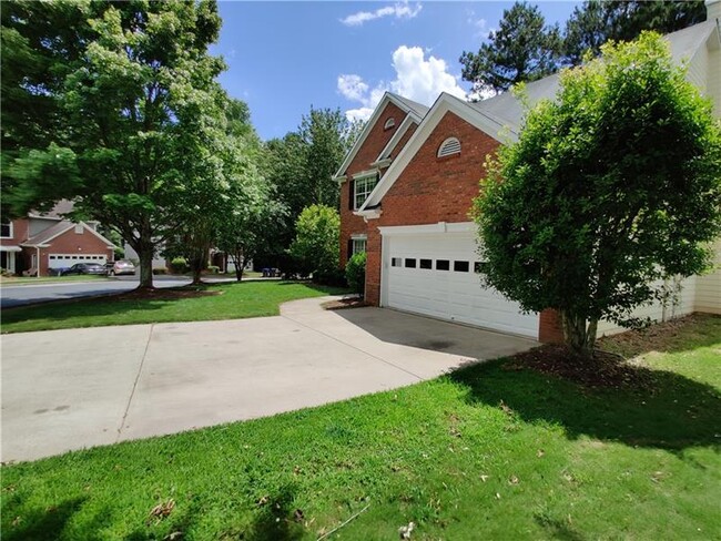 Building Photo - 3510 Highland Bluff Dr