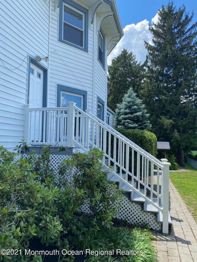 Building Photo - 628 Beers St