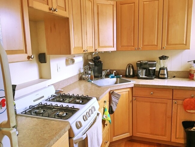 Building Photo - 736 Washington St