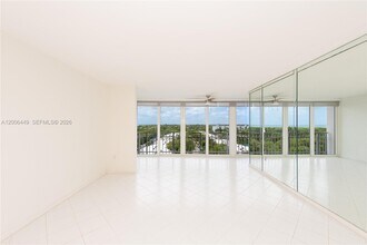 Building Photo - 600 Grapetree Dr
