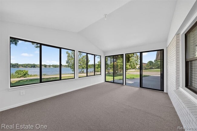 Building Photo - 2079 Klingensmith Rd