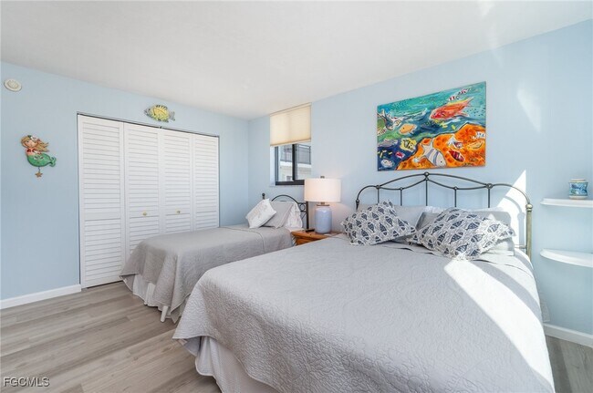 Foto del edificio - 2810 Estero Blvd