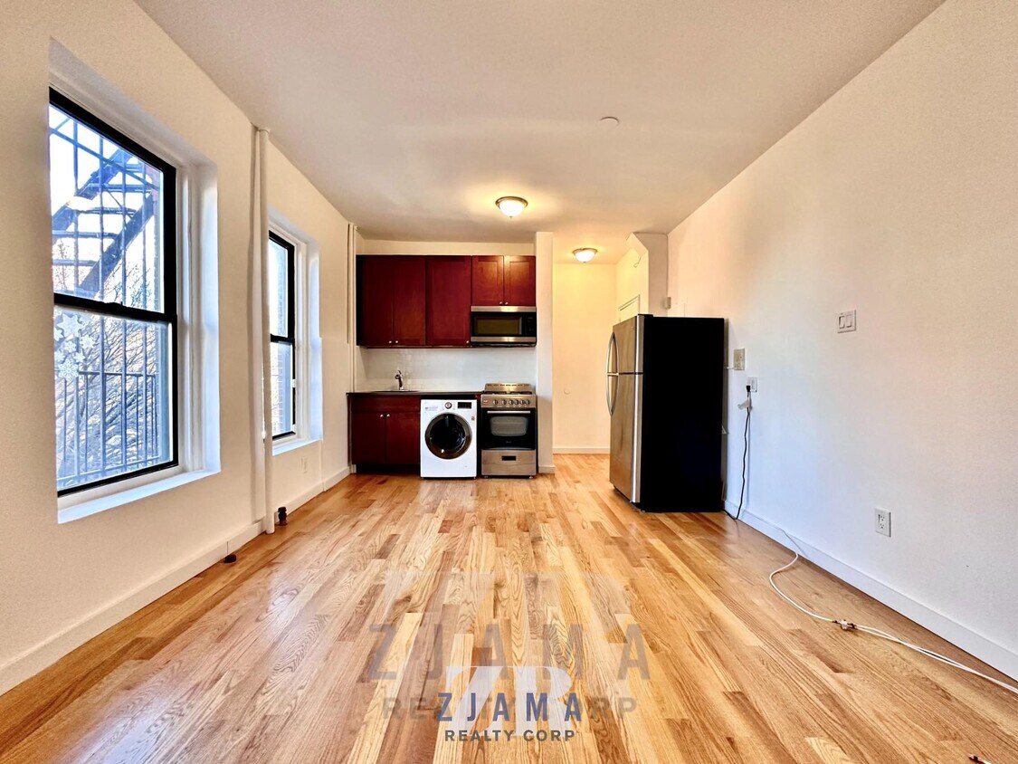Foto principal - 720 Degraw St