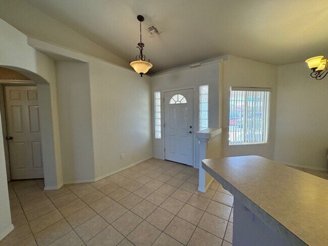 Foto del edificio - 3BR WINTER Vacation Home with Utilities Incl & RV PAD & Hookups, AVAILABLE 11-19-25
