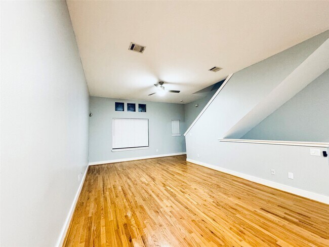 Foto del edificio - 3501 Link Valley Dr.