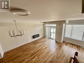 Building Photo - 206 Tennant Cir