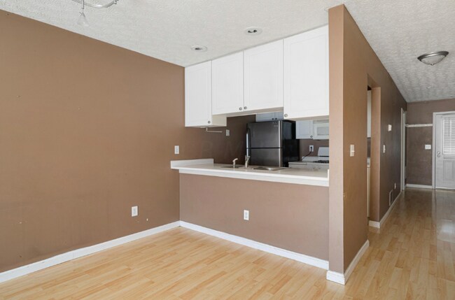 Foto del edificio - 4655 Athalia Dr