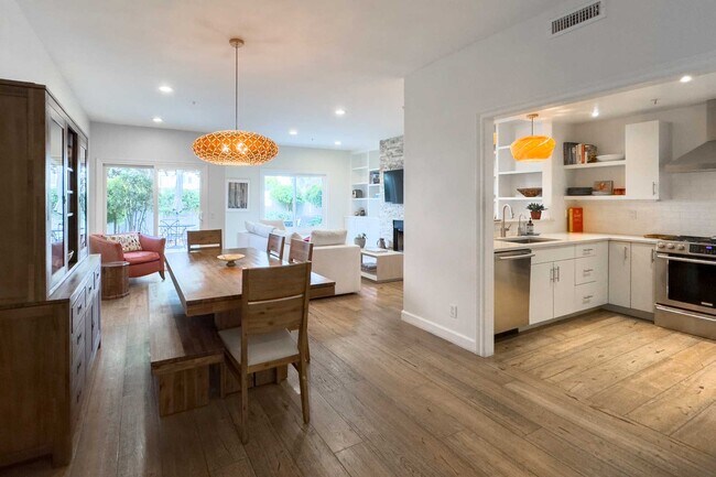 Foto del edificio - 4505 Carpinteria Ave