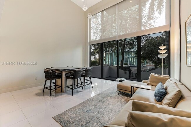 Building Photo - 6000 Collins Ave