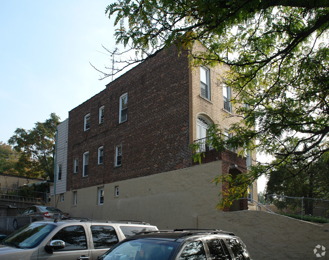 Building Photo - 759 Yonkers Ave