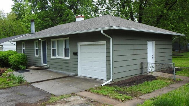 Building Photo - 11217 Herrick Avenue