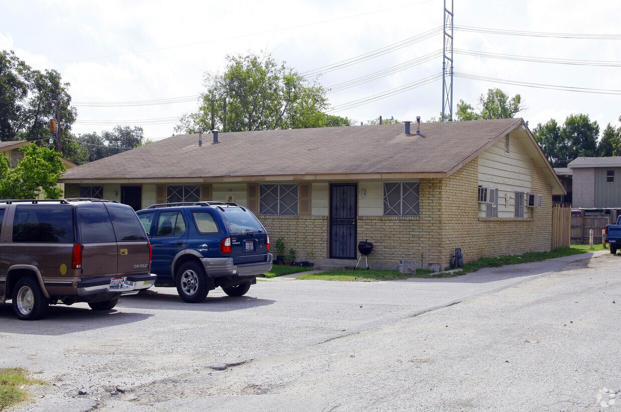 Primary Photo - 2522 Clara Ln